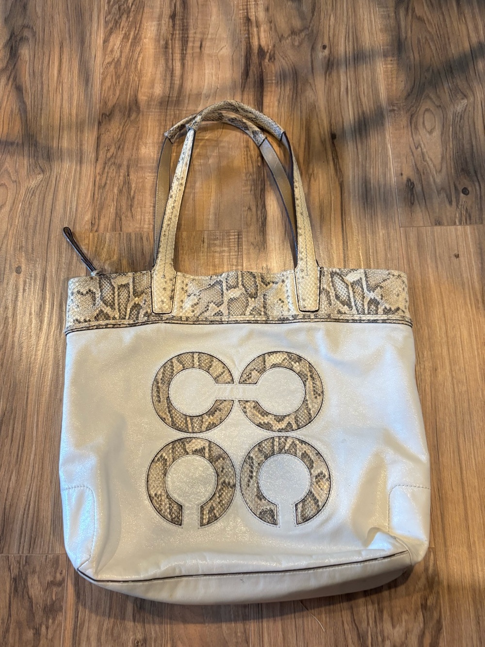 Coach White Leather Tote with Snake-Embossed Accentsu